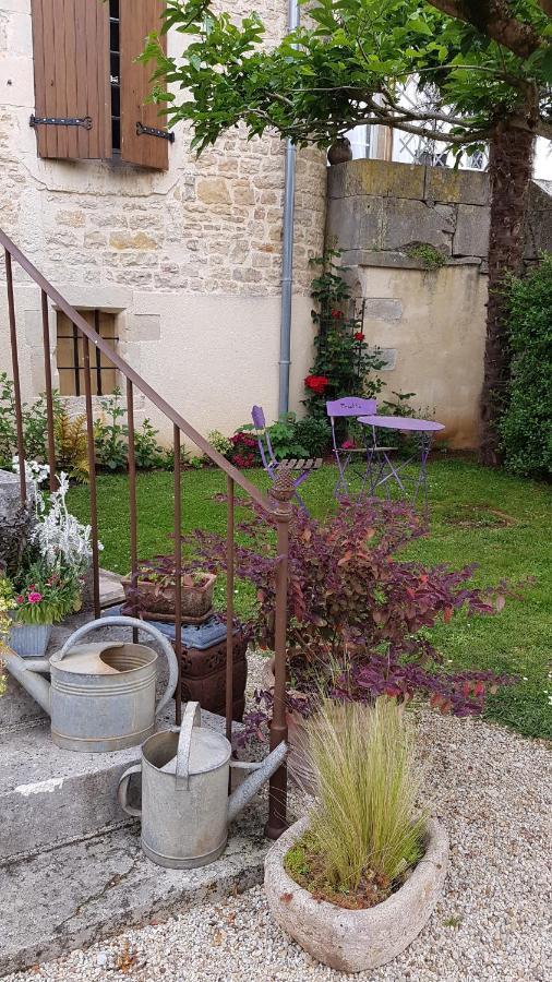 chambres d'hôtes du Tilleul Nanteuil-en-Vallée Exterior foto